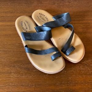 KORK-EASE Black Toe-Loop Sandals